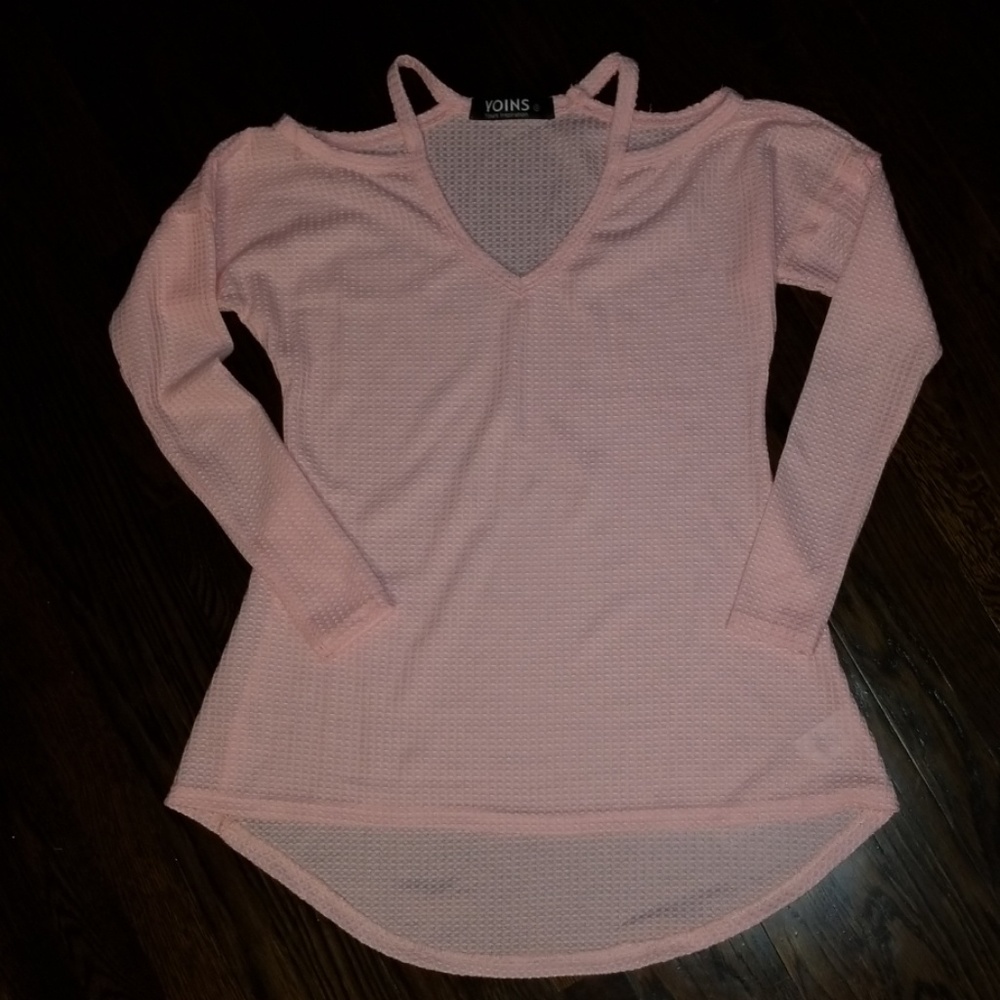 Open shoulder top